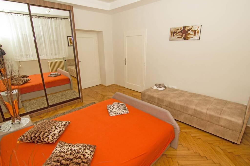 See U In Beograd Eksteriør billede